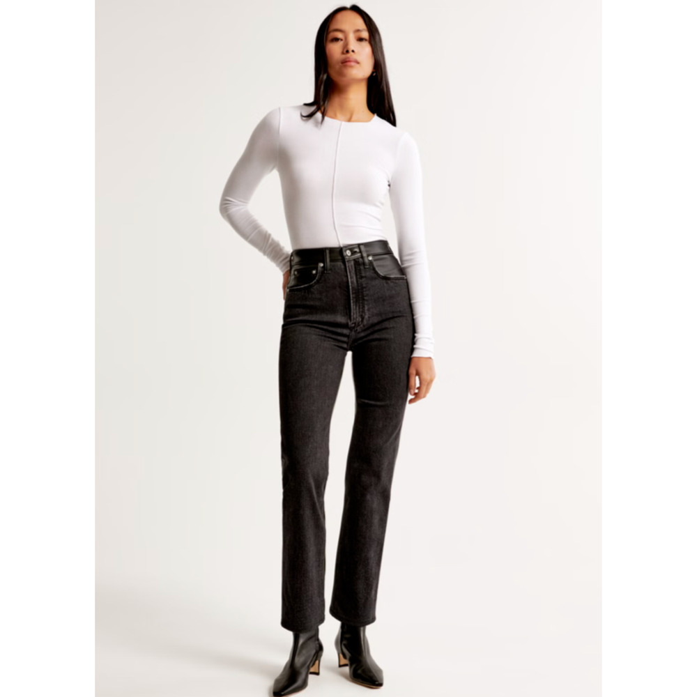 Abercrombie & Fitch High-Rise Straight Leg Jeans in Black Wash
